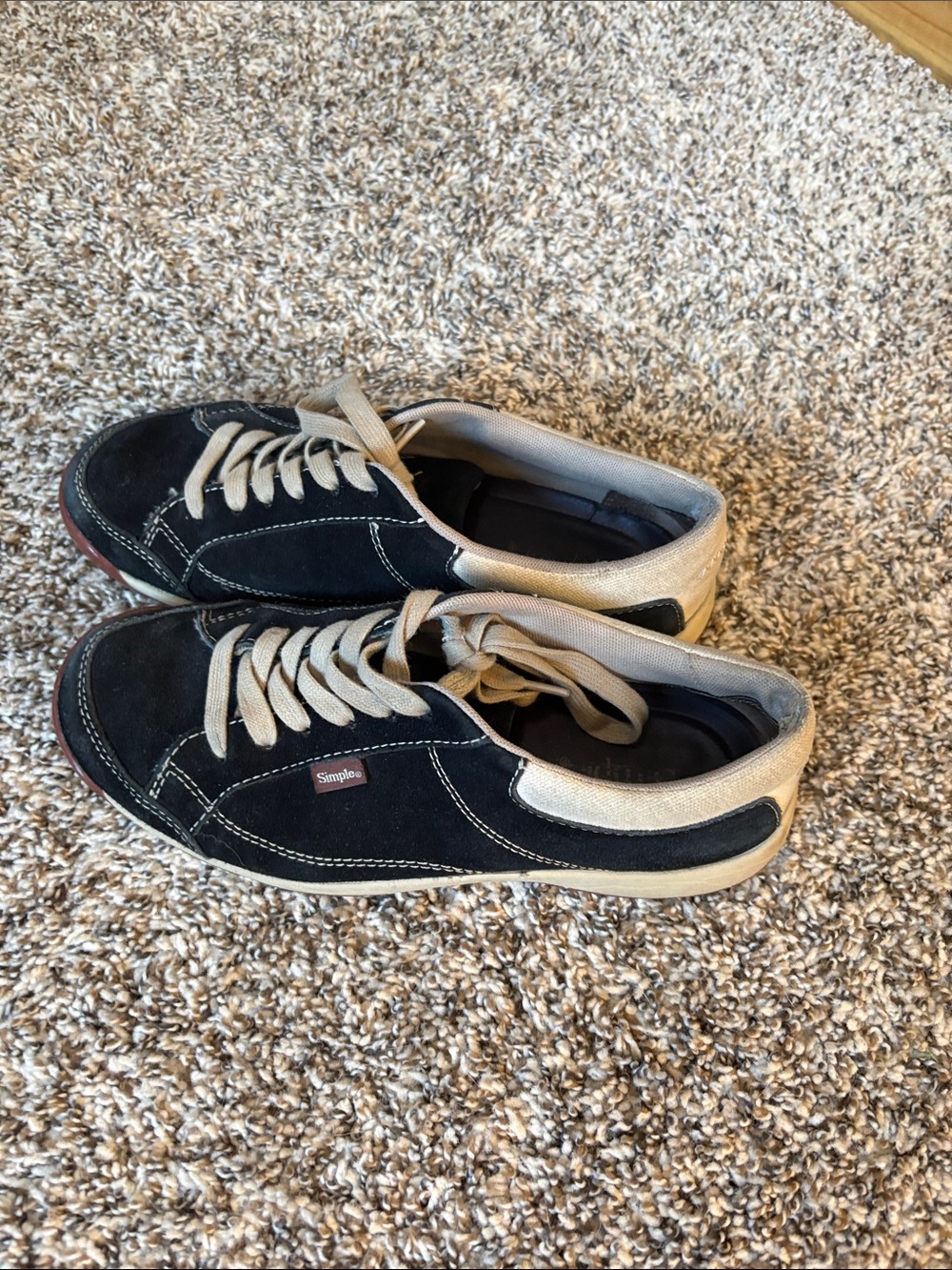 Simple Black Suede Low-Top Sneakers with Cream Accents